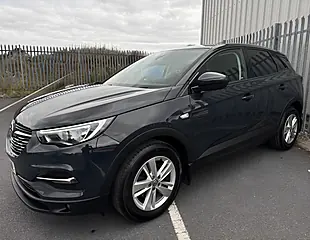 Used 2018 Vauxhall Grandland X Se Green - Interior and Exterior details 2