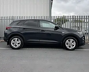 Used 2018 Vauxhall Grandland X Se Green - Interior and Exterior details 7