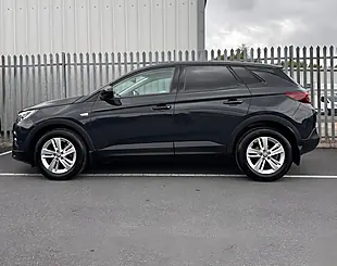 Used 2018 Vauxhall Grandland X Se Green - Interior and Exterior details 8