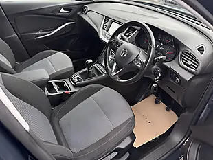 Used 2018 Vauxhall Grandland X Se Green - Interior and Exterior details 9