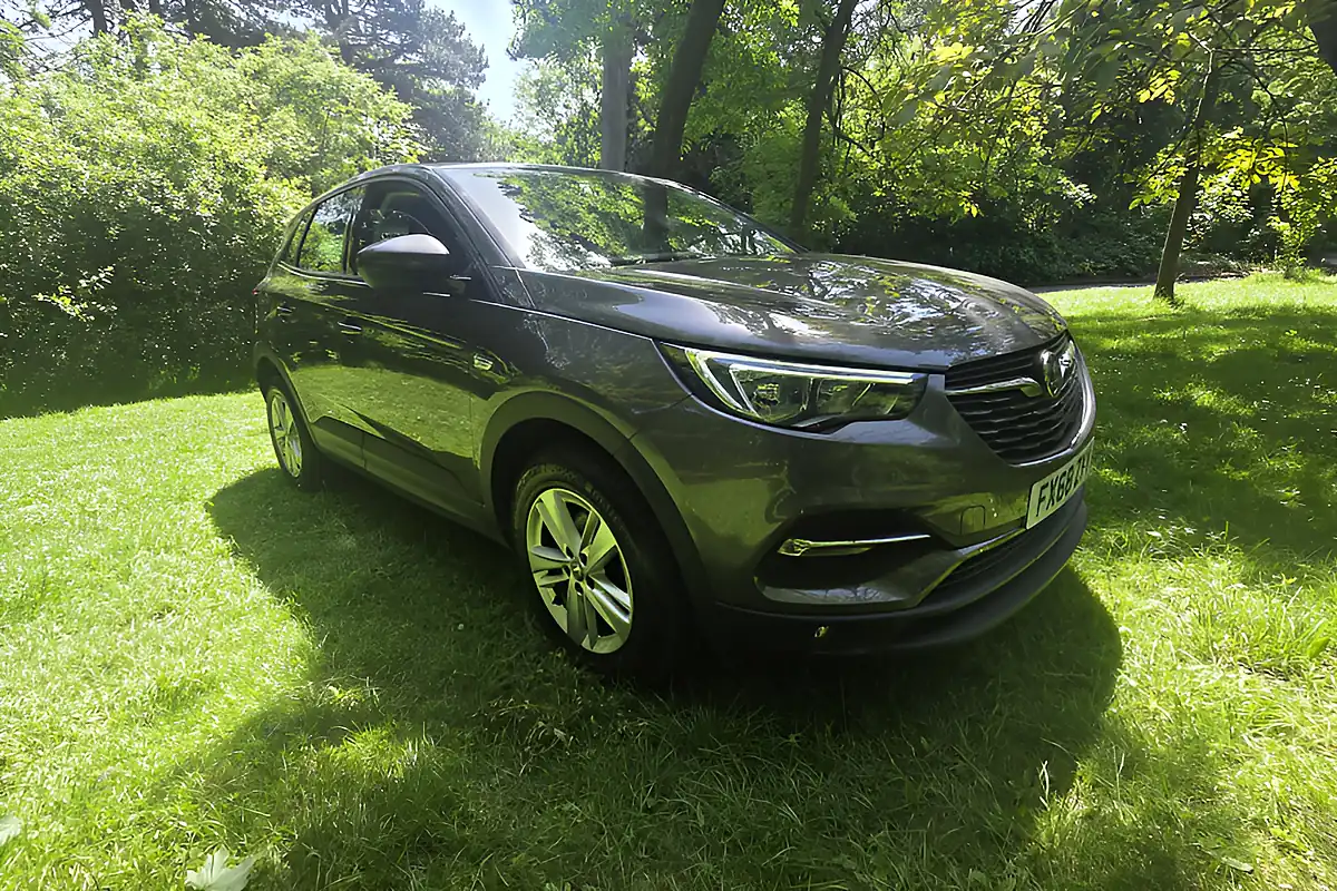 Used 2018 Vauxhall Grandland X Se Grey - Front View