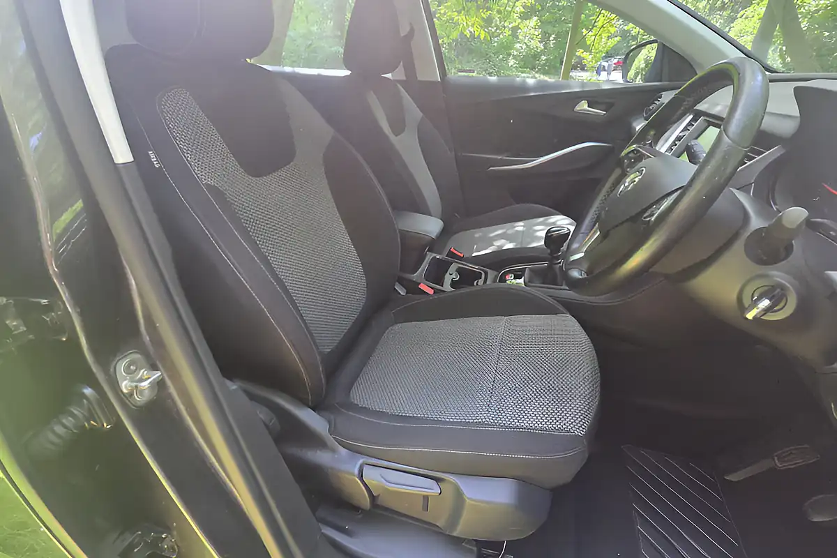 Used 2018 Vauxhall Grandland X Se Grey - Interior and Exterior details 13
