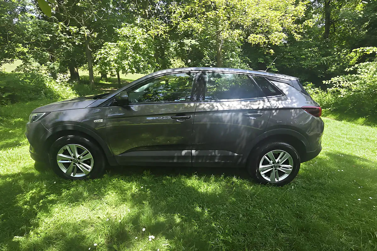 Used 2018 Vauxhall Grandland X Se Grey - Interior and Exterior details 4