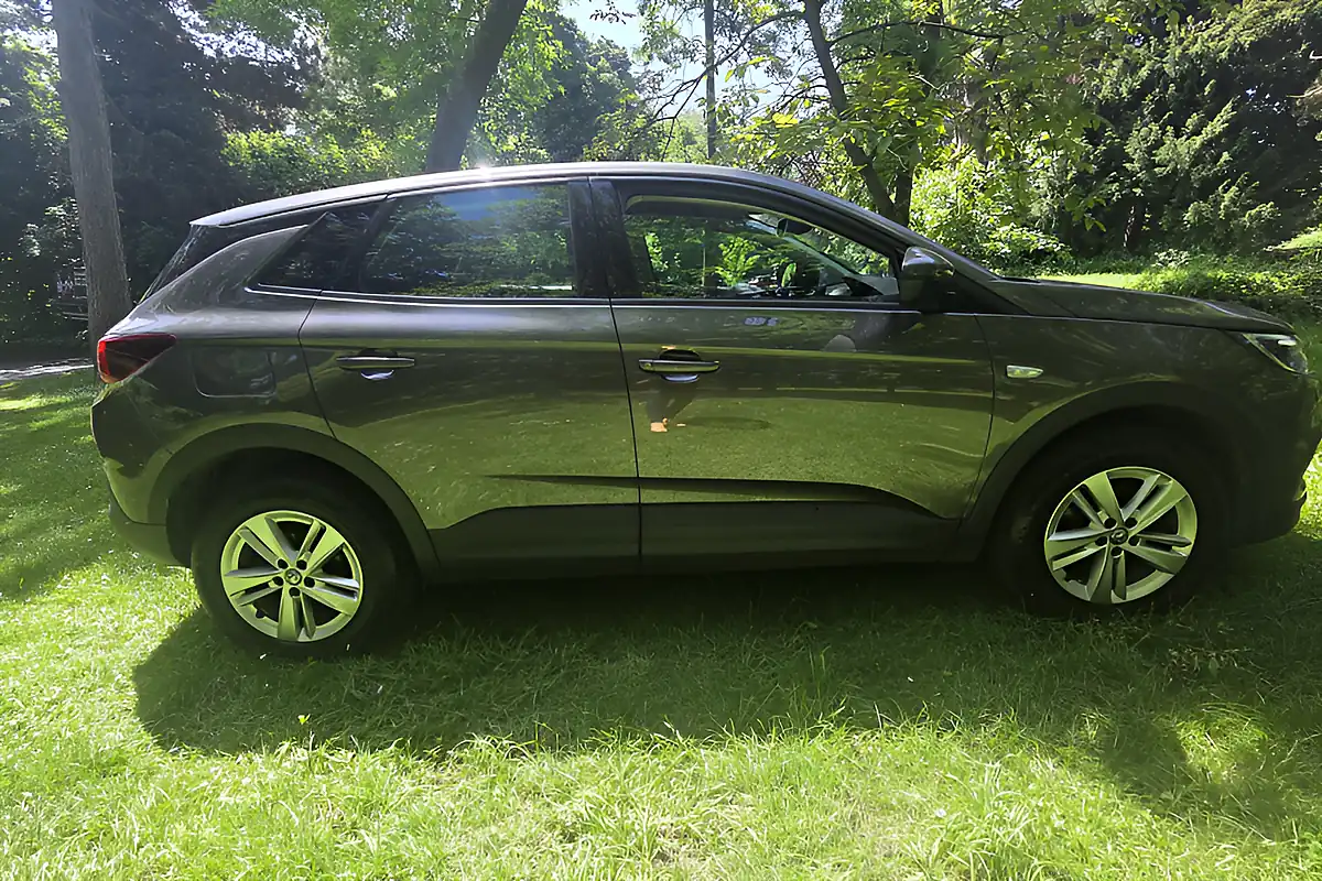 Used 2018 Vauxhall Grandland X Se Grey - Interior and Exterior details 9