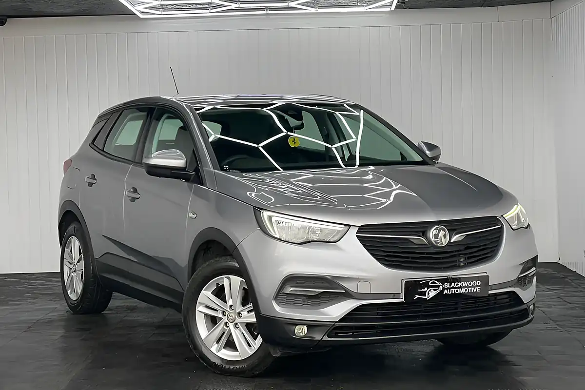 Used 2018 Vauxhall Grandland X Se Grey - Front View