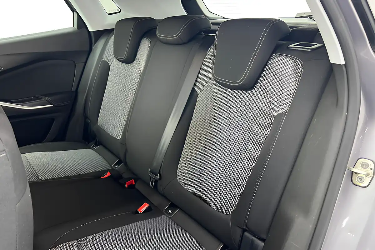 Used 2018 Vauxhall Grandland X Se Grey - Interior and Exterior details 13