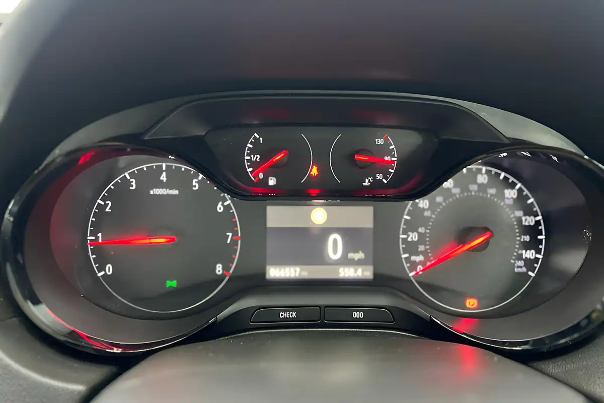 Used 2018 Vauxhall Grandland X Se Grey - Interior and Exterior details 15