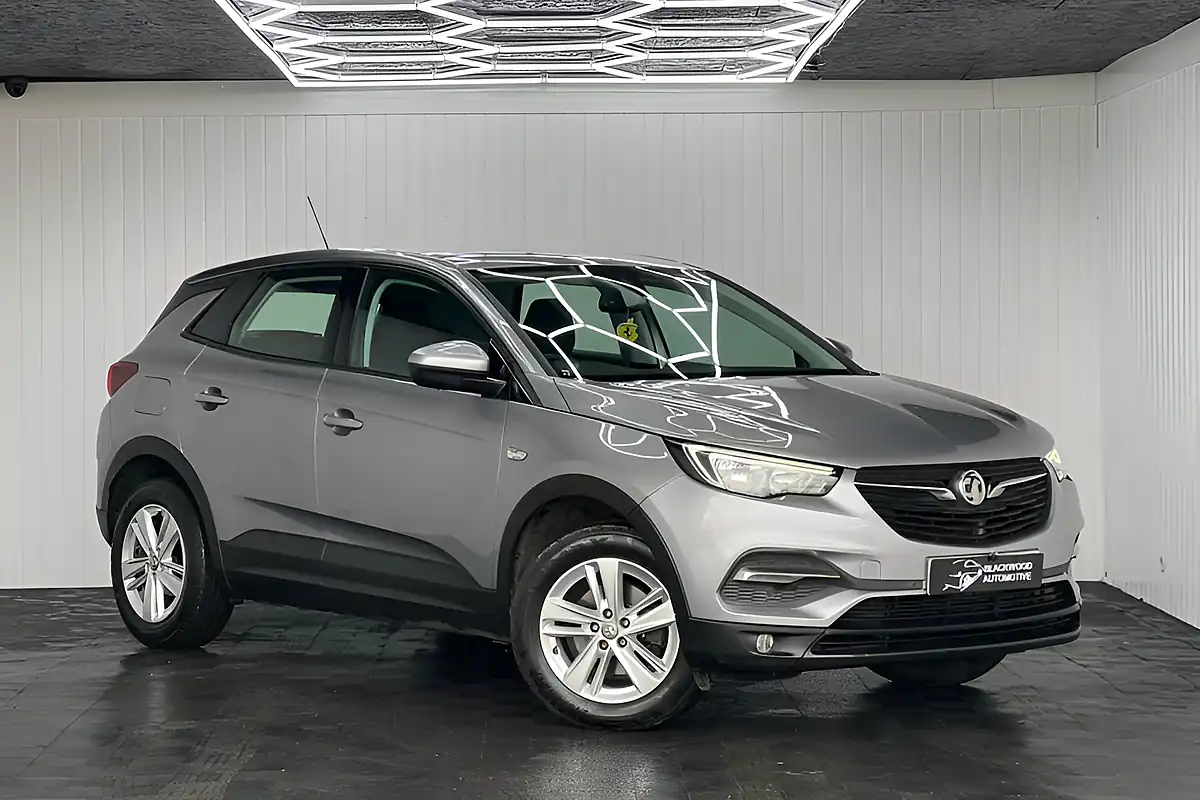 Used 2018 Vauxhall Grandland X Se Grey - Interior and Exterior details 2