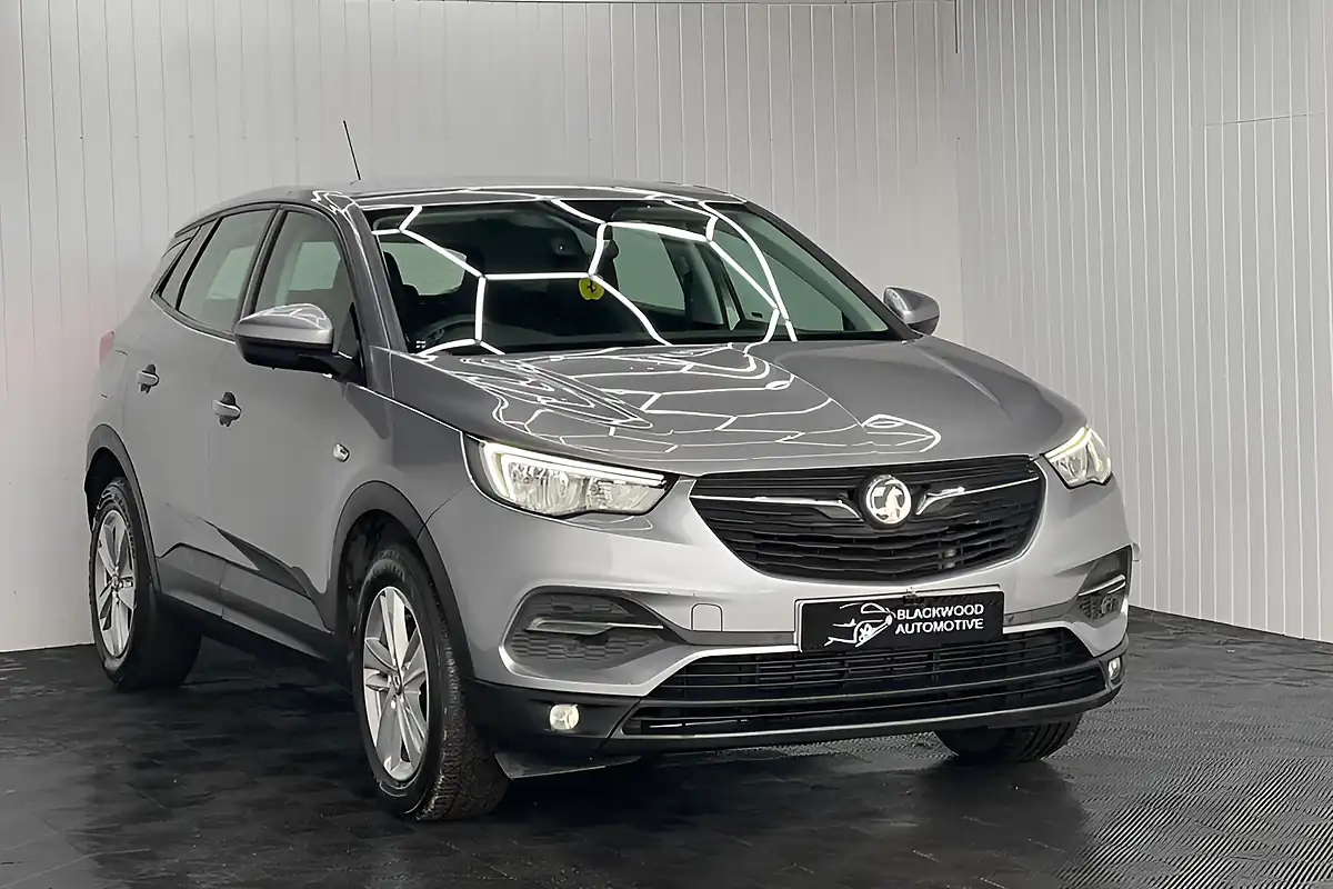Used 2018 Vauxhall Grandland X Se Grey - Interior and Exterior details 3