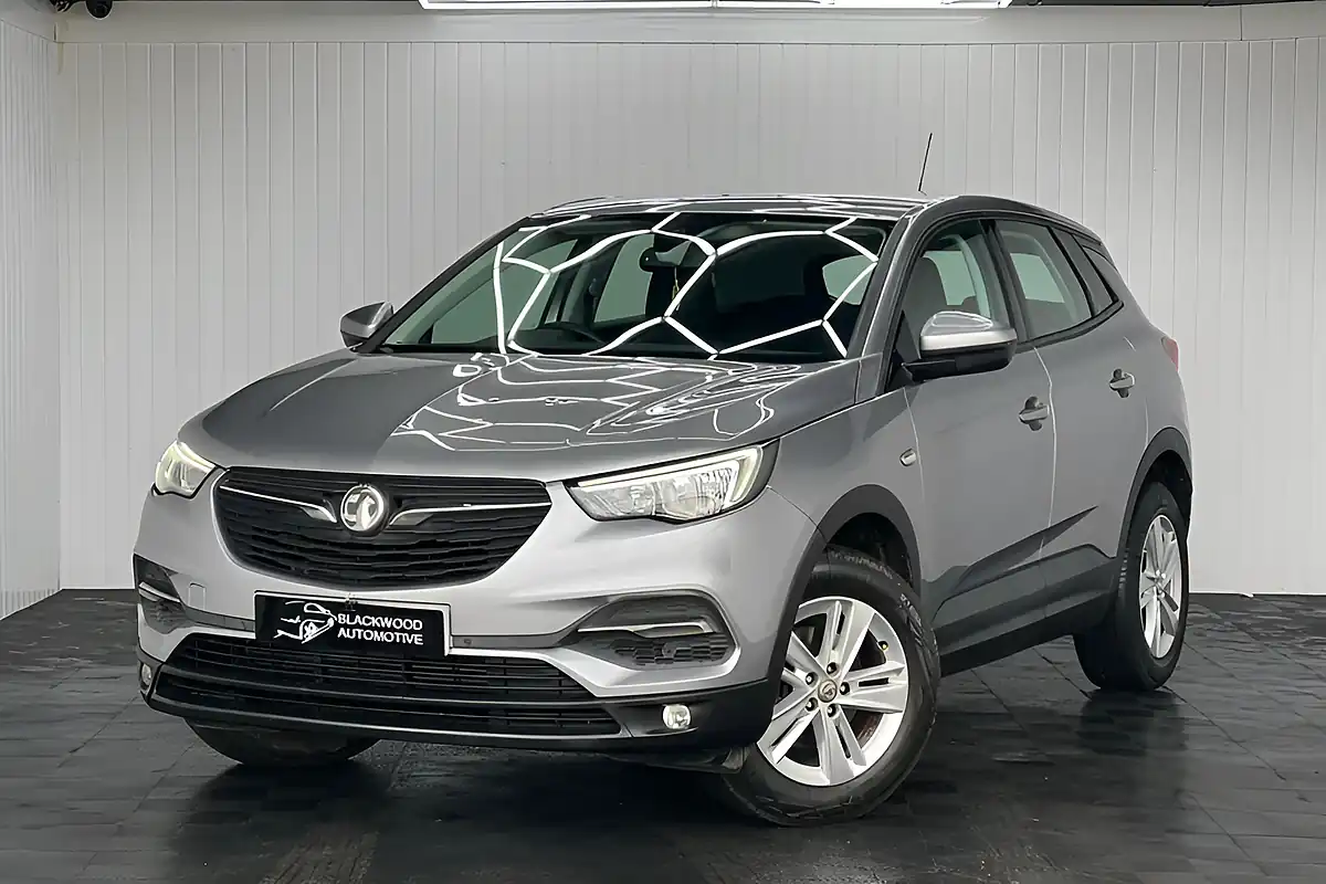 Used 2018 Vauxhall Grandland X Se Grey - Interior and Exterior details 7