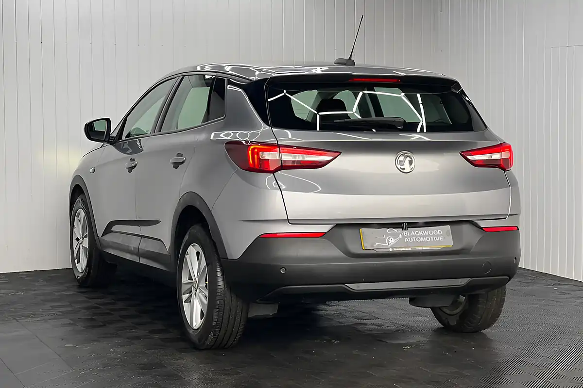 Used 2018 Vauxhall Grandland X Se Grey - Interior and Exterior details 9