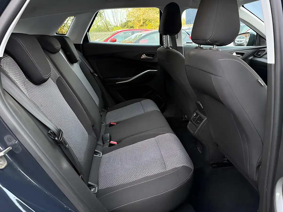 Used 2018 Vauxhall Grandland X Se Grey - Interior and Exterior details 13