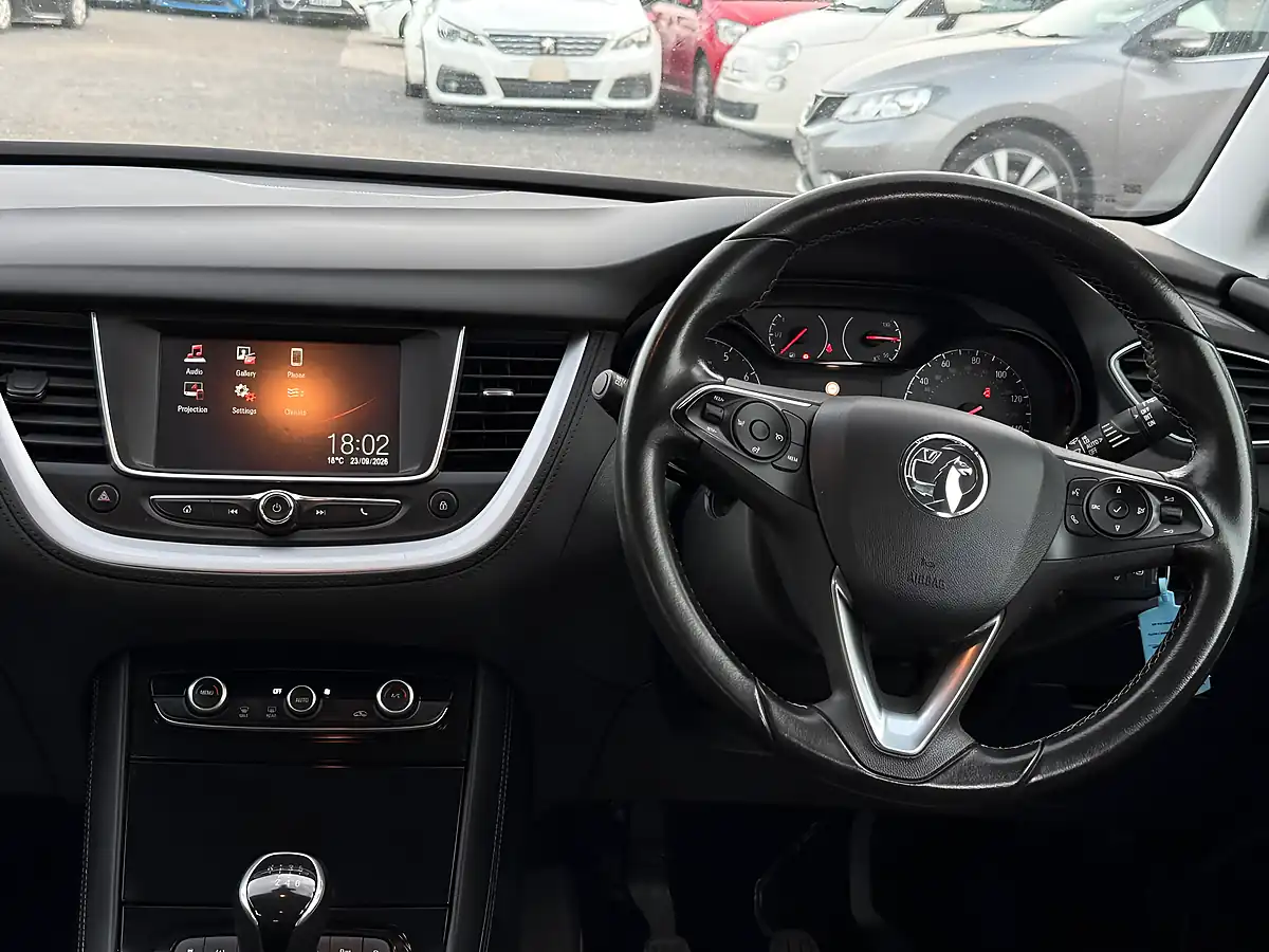 Used 2018 Vauxhall Grandland X Se Grey - Interior and Exterior details 14