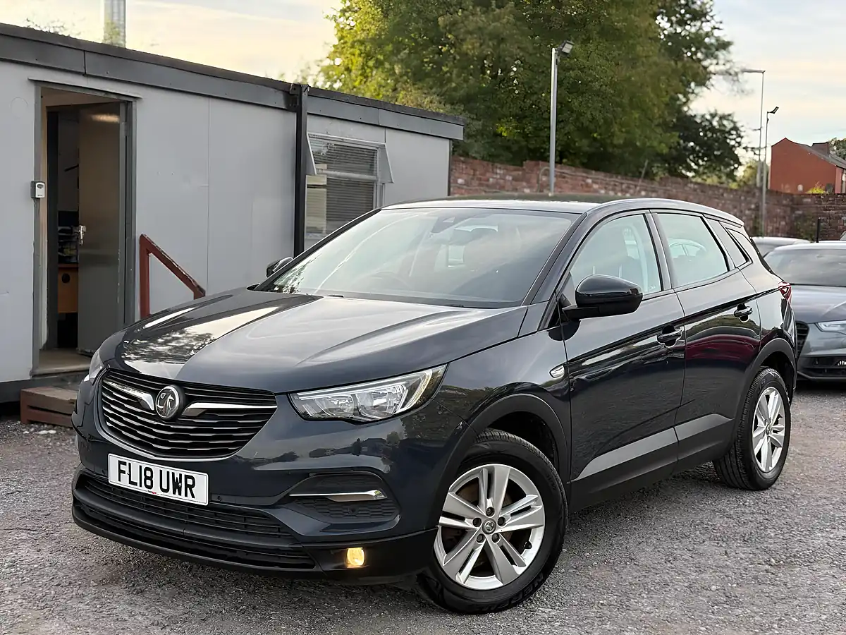 Used 2018 Vauxhall Grandland X Se Grey - Interior and Exterior details 3