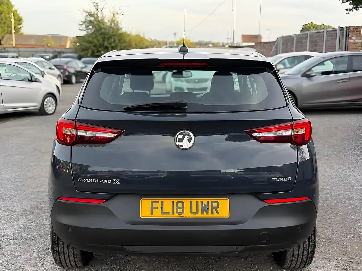 Used 2018 Vauxhall Grandland X Se Grey - Interior and Exterior details 6