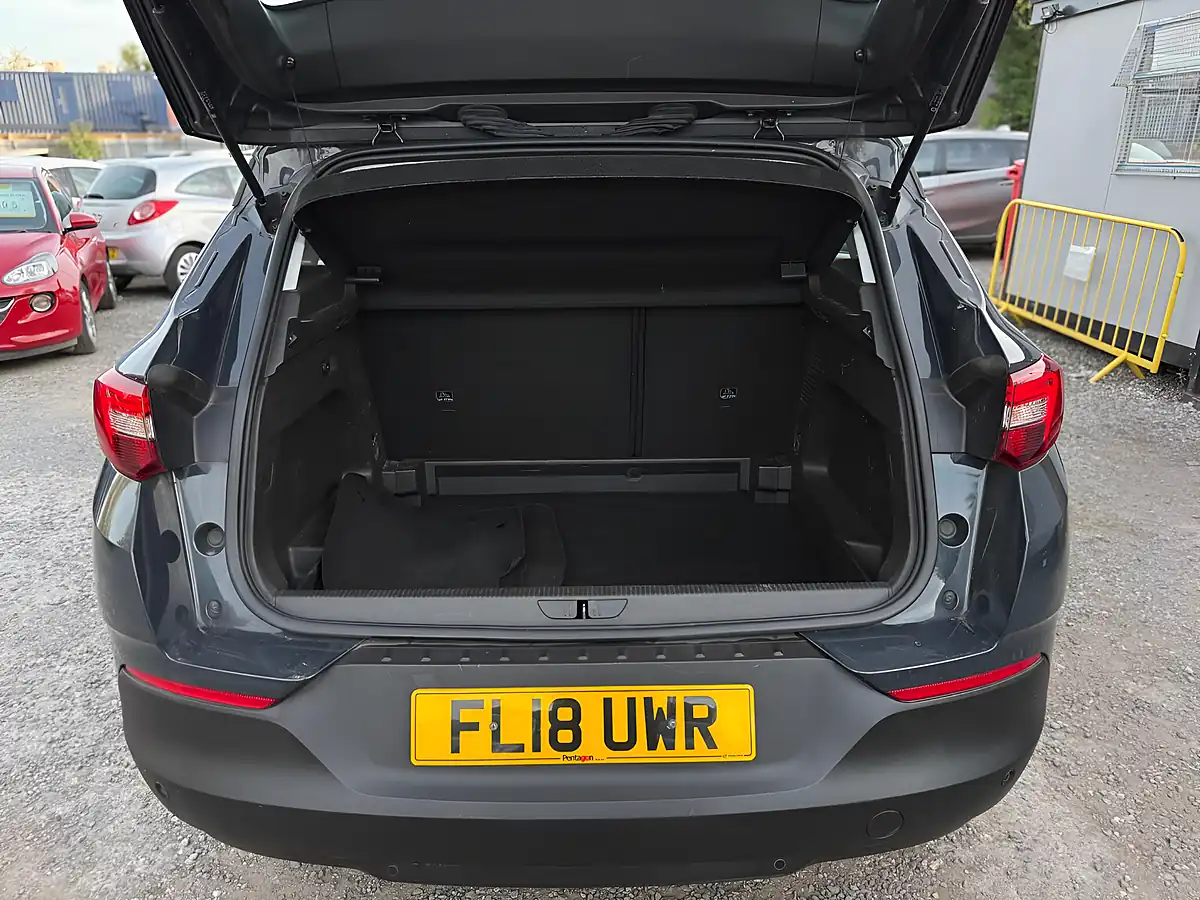 Used 2018 Vauxhall Grandland X Se Grey - Interior and Exterior details 7