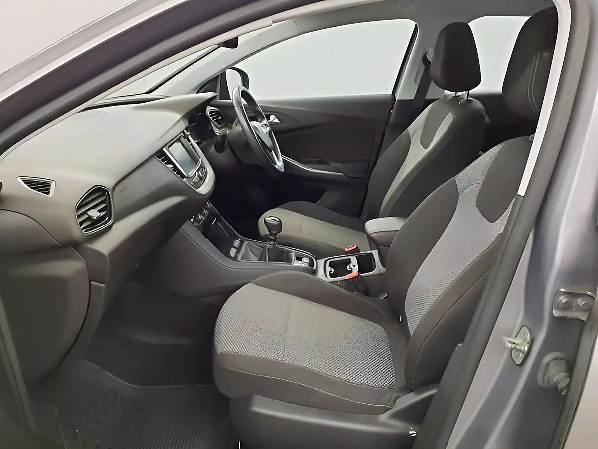 Used 2018 Vauxhall Grandland X Se Moonstone Grey - Interior and Exterior details 11