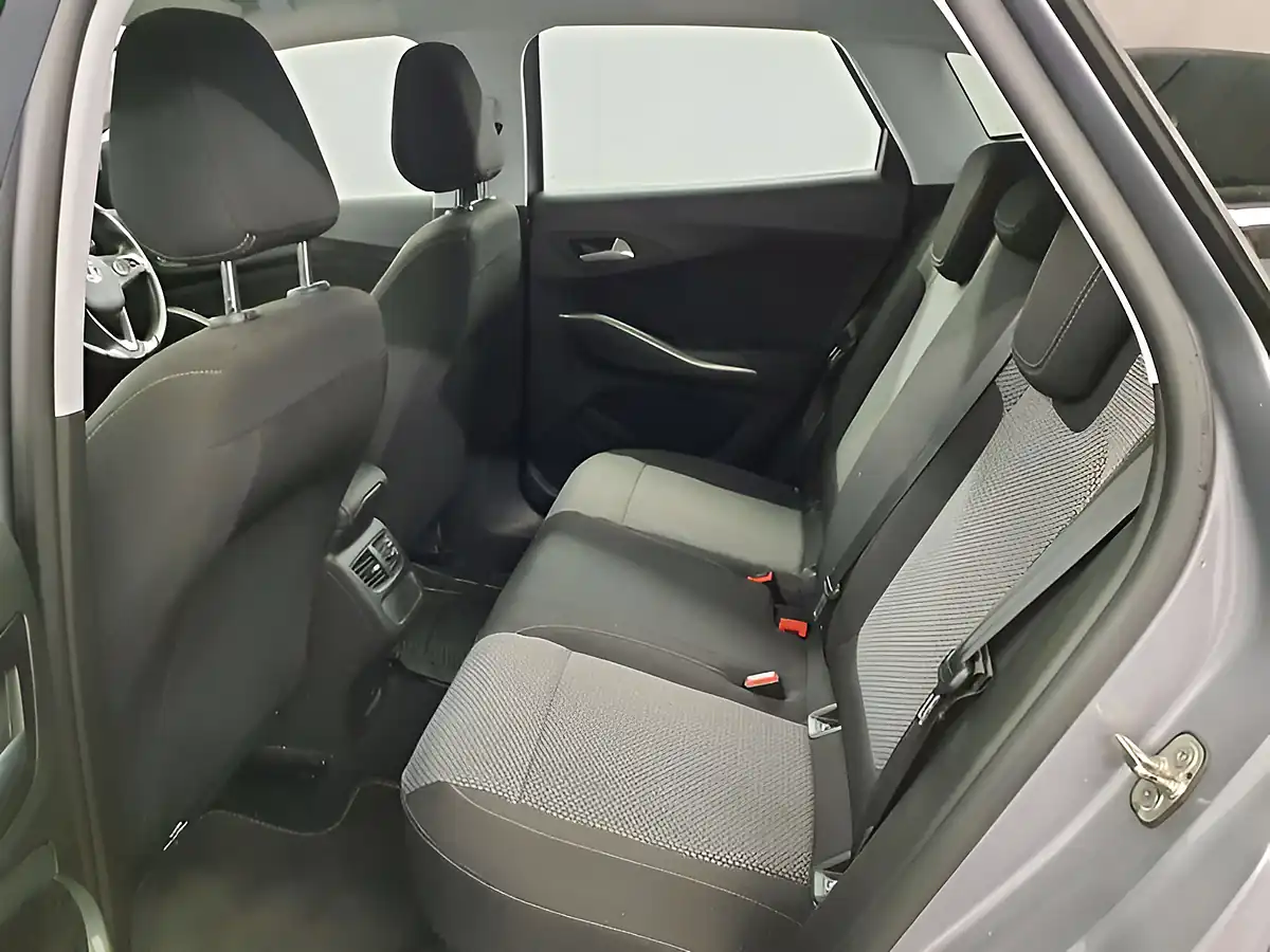 Used 2018 Vauxhall Grandland X Se Moonstone Grey - Interior and Exterior details 13