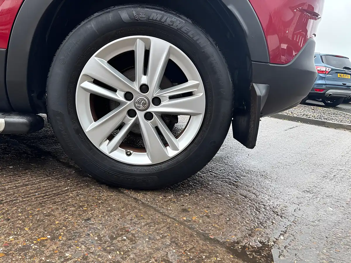 Used 2018 Vauxhall Grandland X Se Red - Interior and Exterior details 10