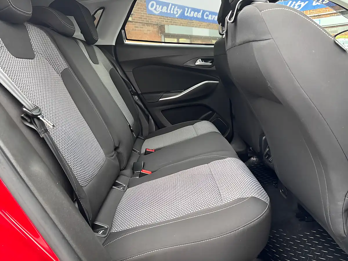 Used 2018 Vauxhall Grandland X Se Red - Interior and Exterior details 16