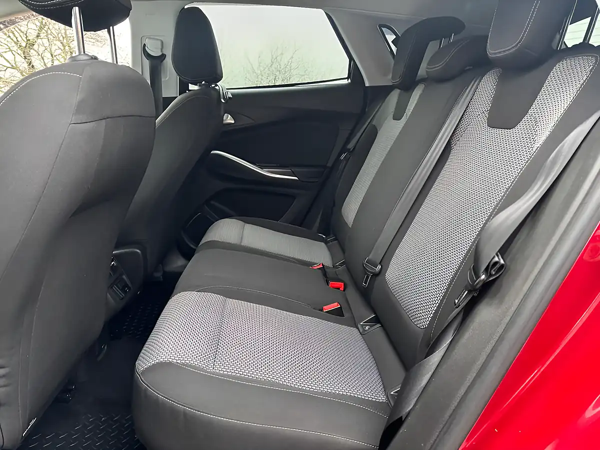Used 2018 Vauxhall Grandland X Se Red - Interior and Exterior details 17