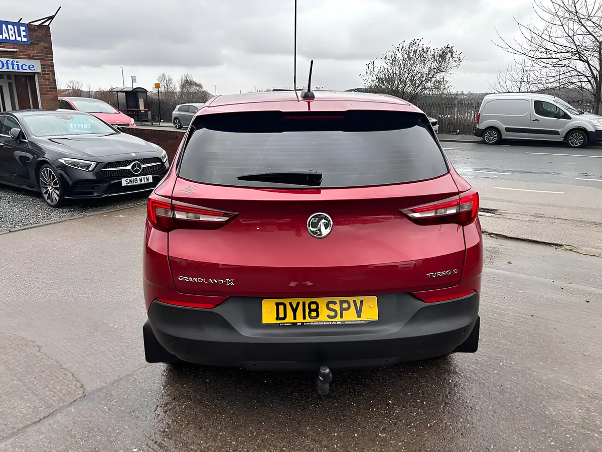 Used 2018 Vauxhall Grandland X Se Red - Interior and Exterior details 8