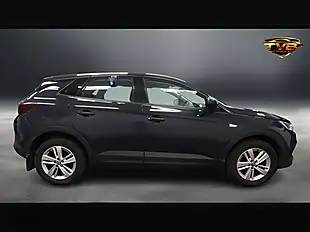Used 2018 Vauxhall Grandland X Se T Green - Interior and Exterior details 6