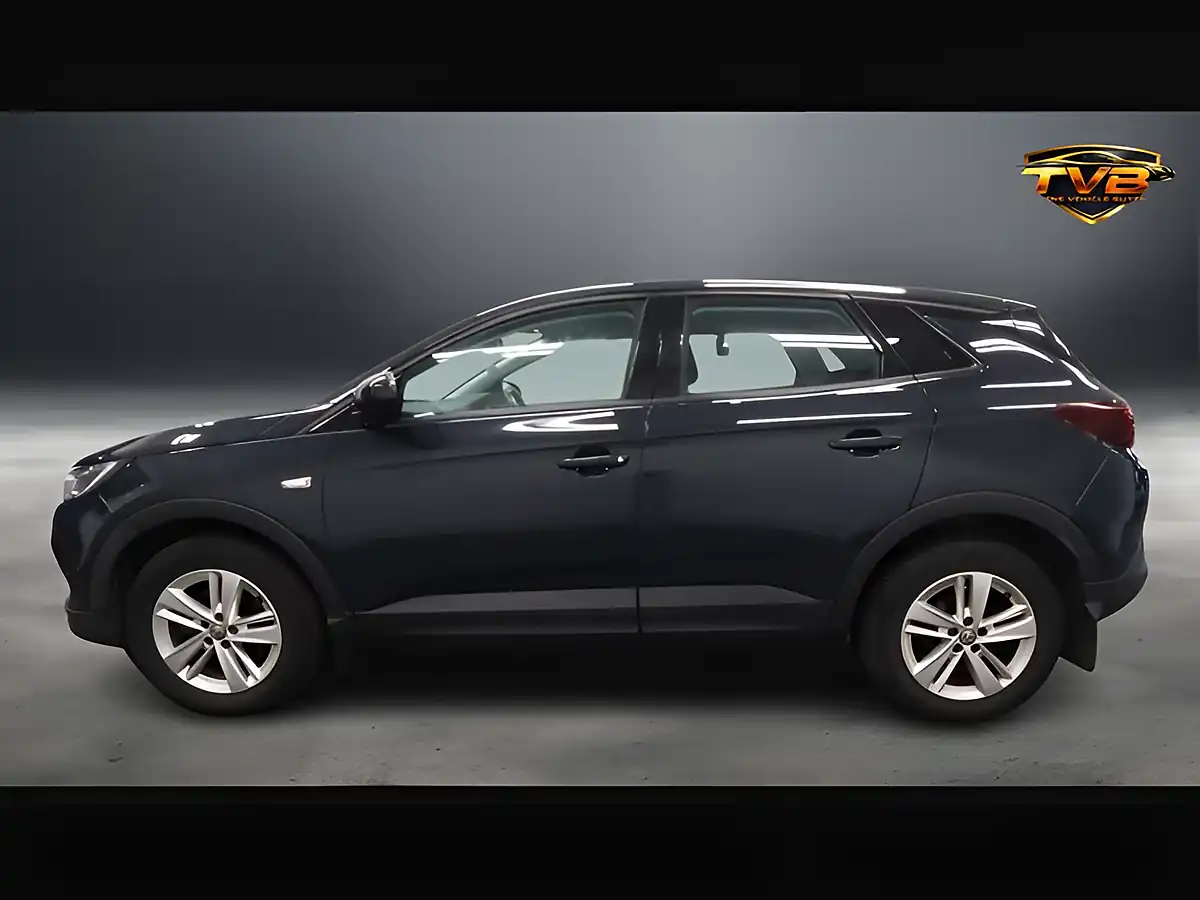 Used 2018 Vauxhall Grandland X Se T Green - Interior and Exterior details 7