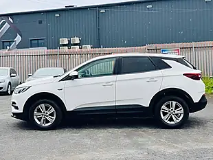 Used 2018 Vauxhall Grandland X Se White - Interior and Exterior details 10