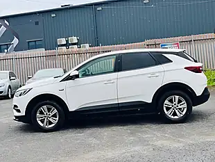 Used 2018 Vauxhall Grandland X Se White - Interior and Exterior details 11