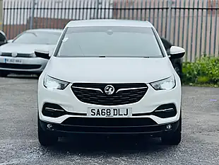 Used 2018 Vauxhall Grandland X Se White - Interior and Exterior details 5