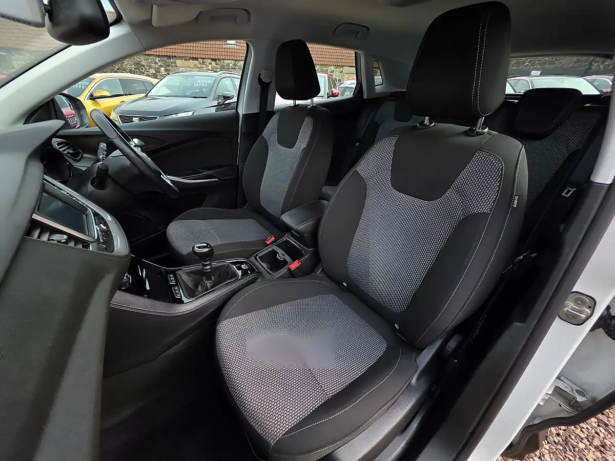 Used 2018 Vauxhall Grandland X Se White - Interior and Exterior details 10