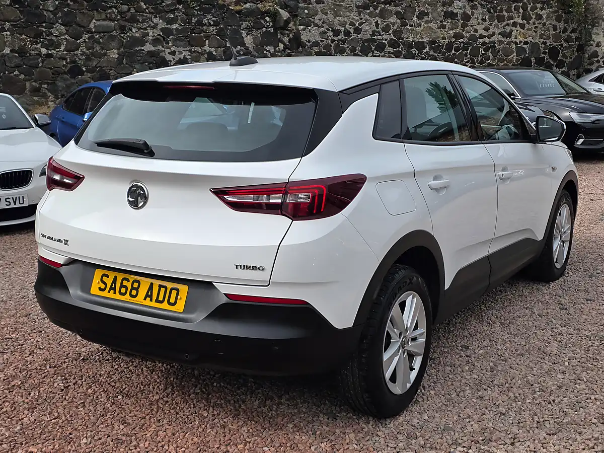 Used 2018 Vauxhall Grandland X Se White - Interior and Exterior details 18