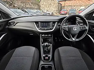Used 2018 Vauxhall Grandland X Se White - Interior and Exterior details 7