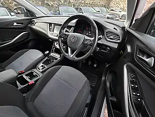 Used 2018 Vauxhall Grandland X Se White - Interior and Exterior details 8