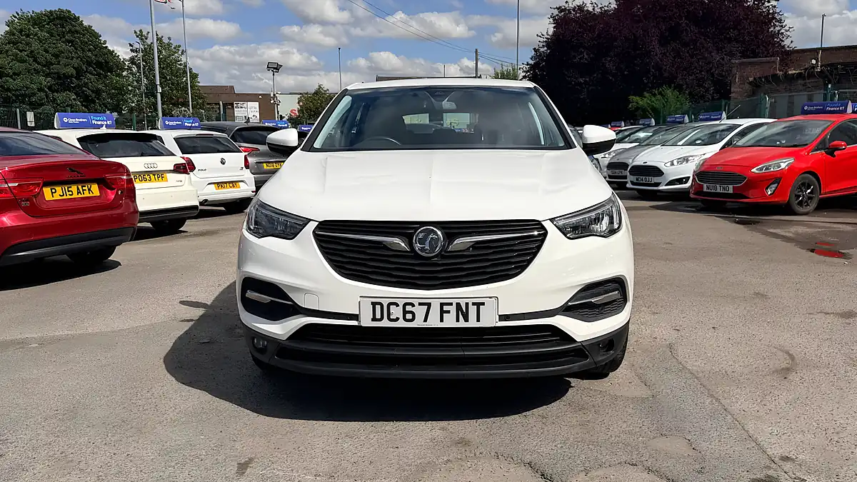 Used 2018 Vauxhall Grandland X Se White - Interior and Exterior details 8