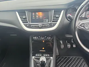 Used 2018 Vauxhall Grandland X Se White - Interior and Exterior details 11