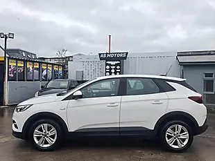 Used 2018 Vauxhall Grandland X Se White - Interior and Exterior details 4