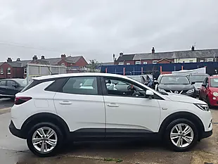 Used 2018 Vauxhall Grandland X Se White - Interior and Exterior details 8