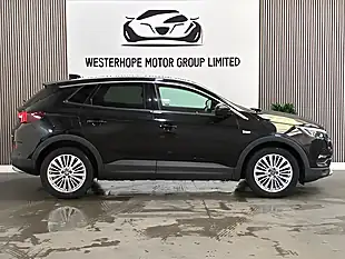 Used 2018 Vauxhall Grandland X Sport Nav Black - Interior and Exterior details 11