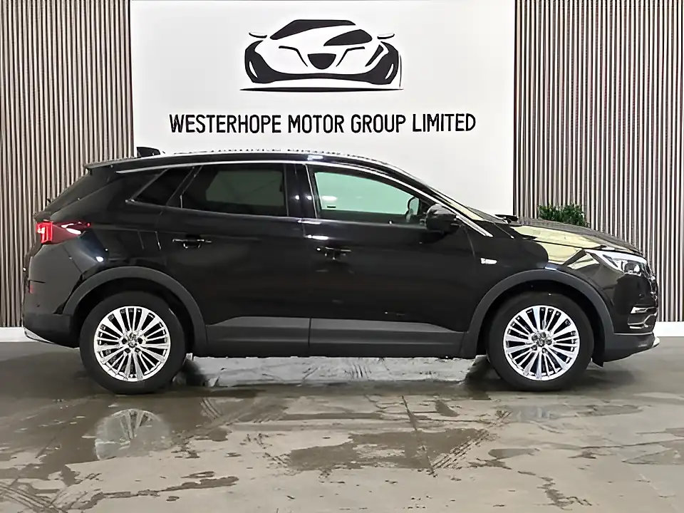 Used 2018 Vauxhall Grandland X Sport Nav Black - Interior and Exterior details 11