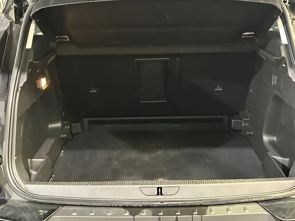 Used 2018 Vauxhall Grandland X Sport Nav Black - Interior and Exterior details 16