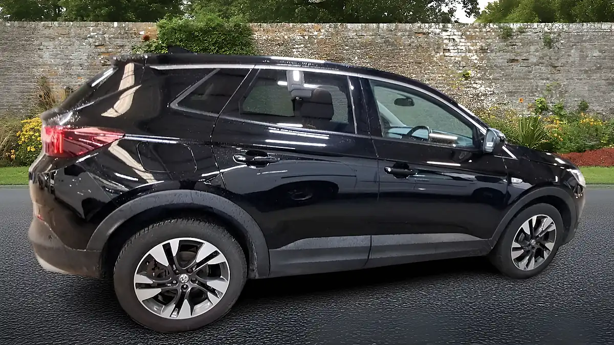 Used 2018 Vauxhall Grandland X Sport Nav Black - Interior and Exterior details 4