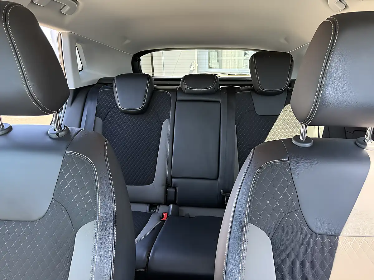 Used 2018 Vauxhall Grandland X Sport Nav Black - Interior and Exterior details 11