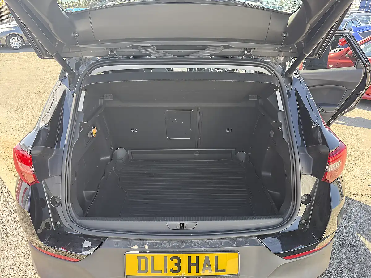 Used 2018 Vauxhall Grandland X Sport Nav Black - Interior and Exterior details 15