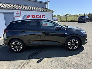 Used 2018 Vauxhall Grandland X Sport Nav Black - Interior and Exterior details 7