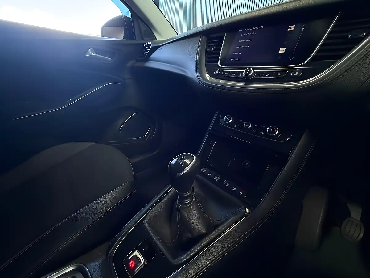 Used 2018 Vauxhall Grandland X Sport Nav Black - Interior and Exterior details 13