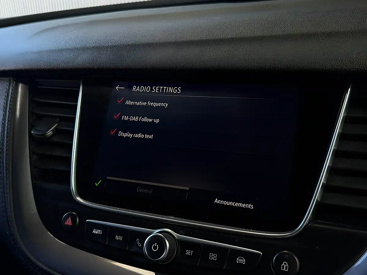 Used 2018 Vauxhall Grandland X Sport Nav Black - Interior and Exterior details 16