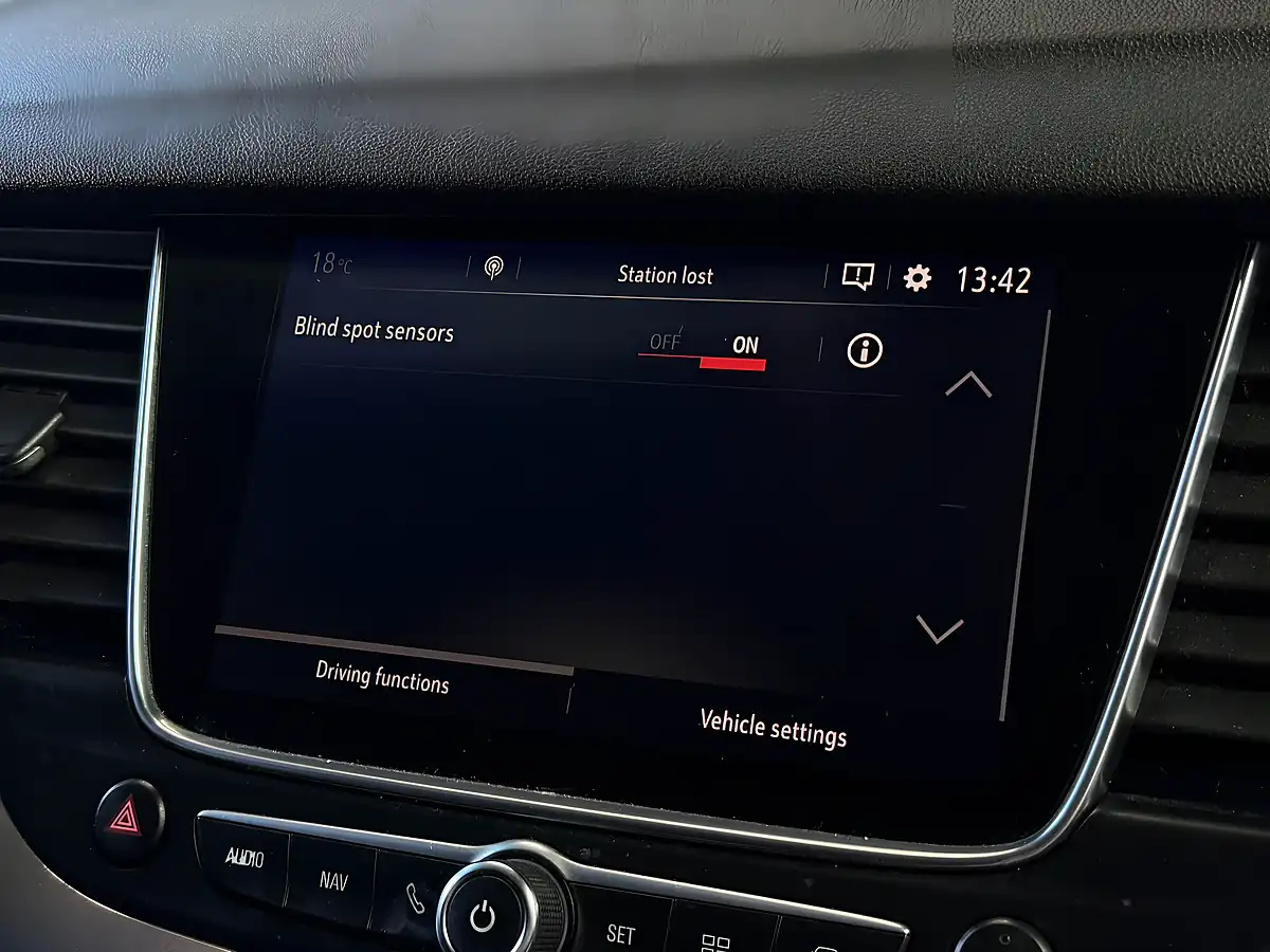 Used 2018 Vauxhall Grandland X Sport Nav Black - Interior and Exterior details 18