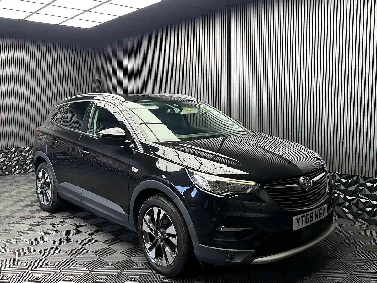 Used 2018 Vauxhall Grandland X Sport Nav Black - Interior and Exterior details 4